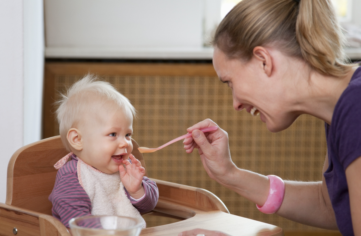 蔷薇妈妈育儿记|老一辈代代相传的“养护误区”:这6条都是育儿谣言,别再轻信了