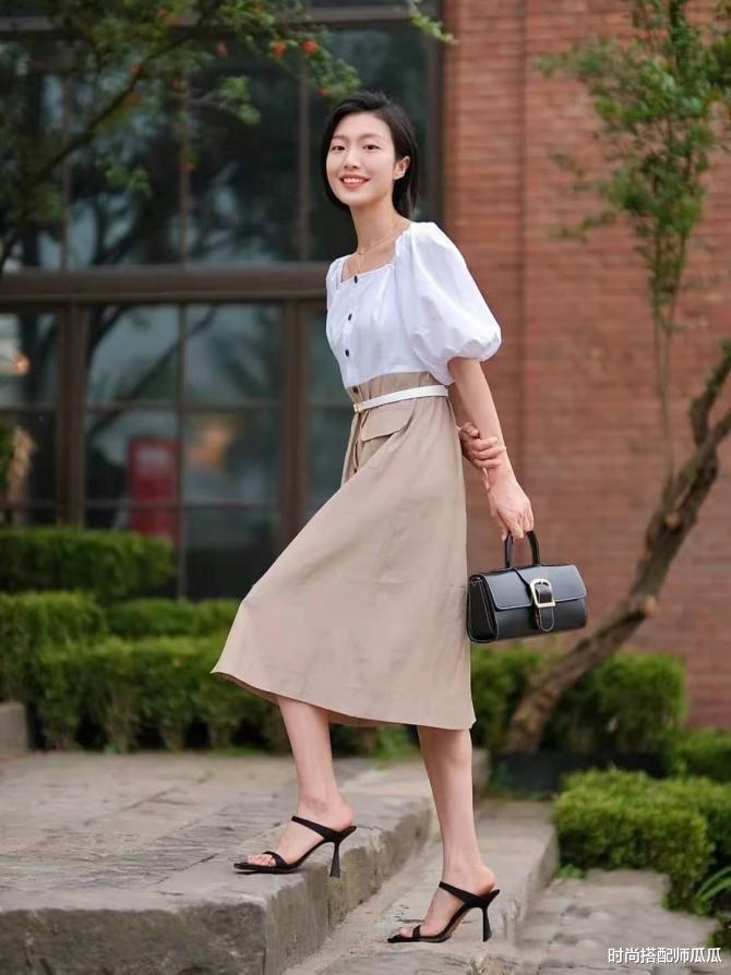 时尚搭配师瓜瓜|“白衬衫+膝下裙”,才是40岁女人的正确穿搭,优雅减龄有气质