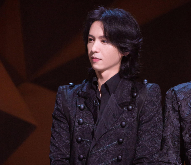 黄磊|《披荆斩棘的哥哥》里最惨的哥哥：当初捧得多高，如今摔得多惨