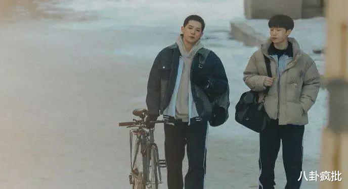 肖战|肖战被挖机示好？孙千捆绑赵丽颖？刘浩存复制周冬雨？谢娜歌手？