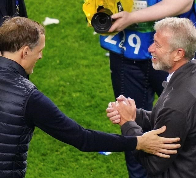 憨爸爸育儿|阿布出手救巴萨：5000万带走格子 皇马5500万追英超神锋