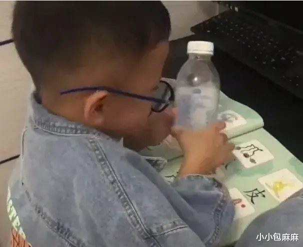 小小包麻麻|熊孩子让人崩溃的24个瞬间，最后一种血压飙升！