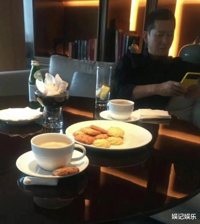 周杰|周杰回应丑闻说自己其实是gay，评论区跟网友互动信息量大