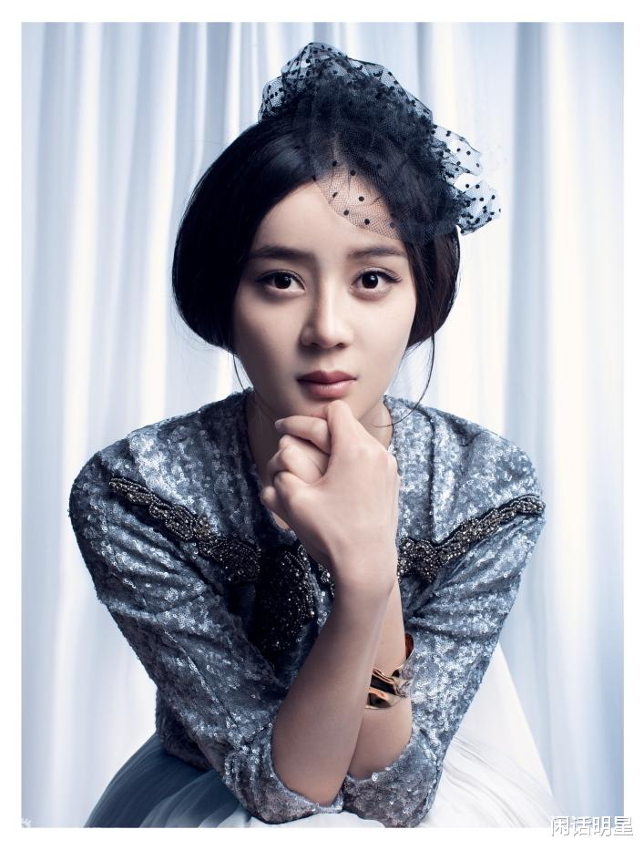 袁姗姗|被网友怒斥滚出娱乐圈的女明星,时常做蠢事,是情商太低?