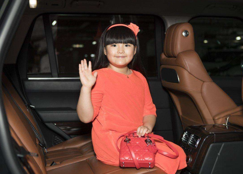 李湘|富养的王诗龄和穷养的森碟，差距一目了然，没有对比就没有伤害