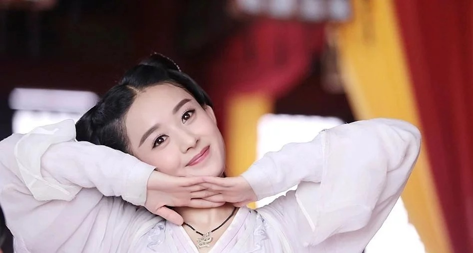 赵丽颖|赵丽颖翻拍《上错花轿嫁对郎》，看到男主，网友熬夜也要去追