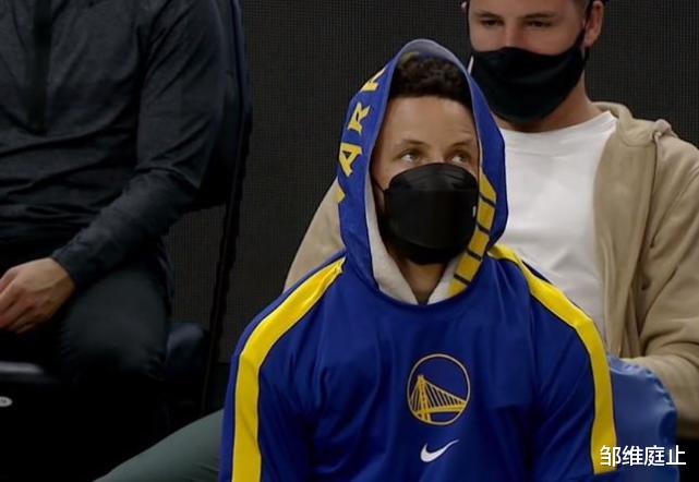 斯蒂芬·库里|库里创纪录！一哥2个字盛赞！苏群却感慨：一朵鲜花插在牛粪上！