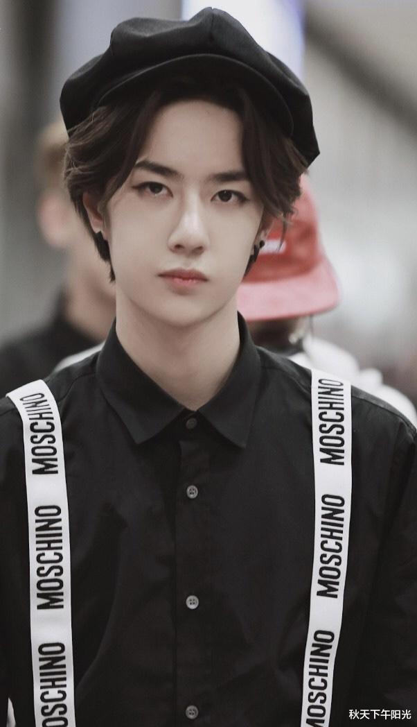 王一博|王一博被骚扰？曝富二代名媛调查其隐私，团队开多个房间混淆视听