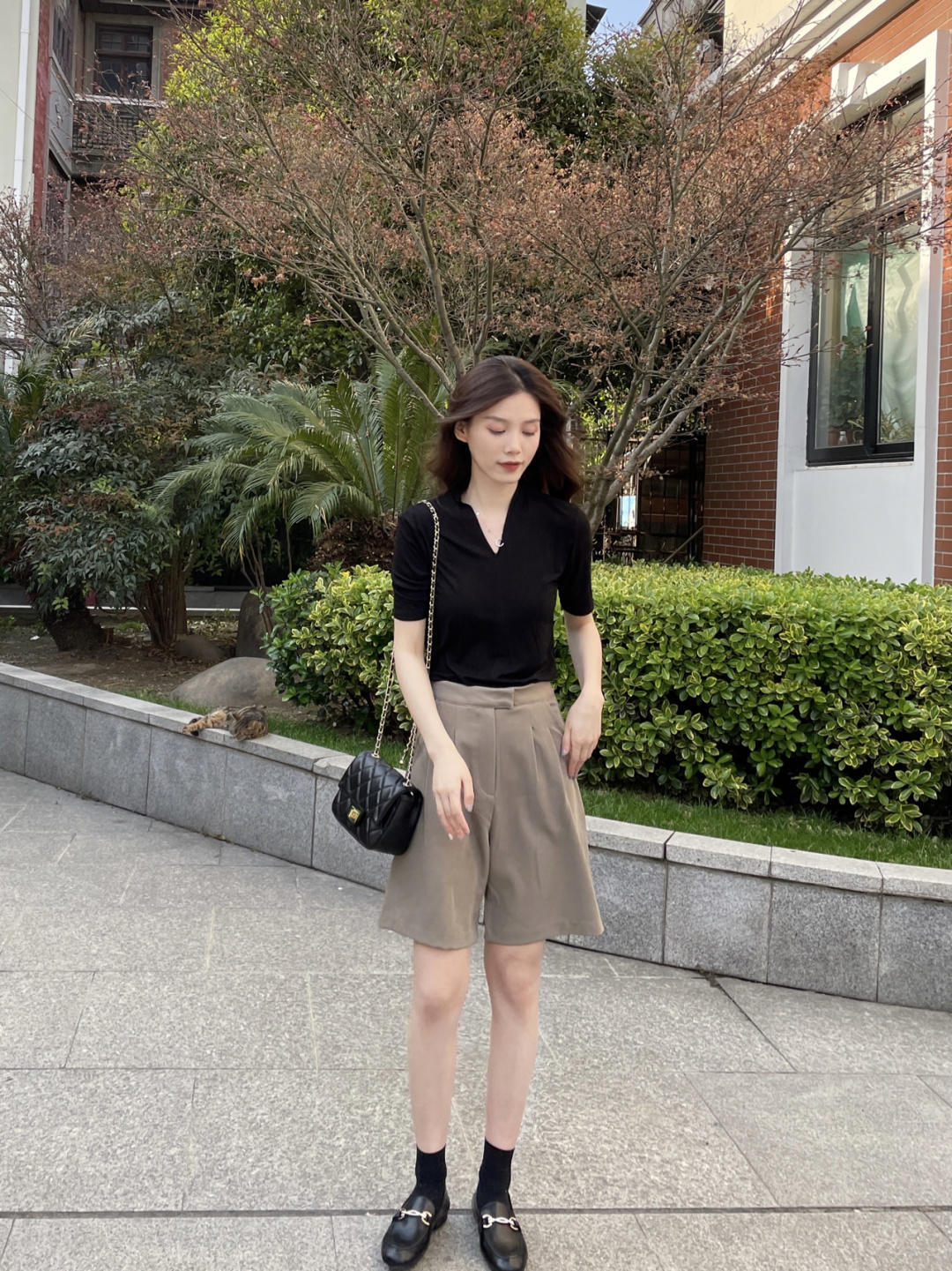 颜红橙|早秋穿搭示范，白色复古旗袍连衣裙温婉时髦，精致优雅有格调