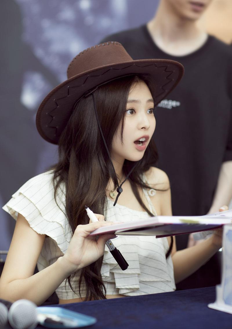 英雄岁月之王牌部队|BLACKPINK不回归利大于弊，不是YG不想赚钱，而是他们太在乎粉墨