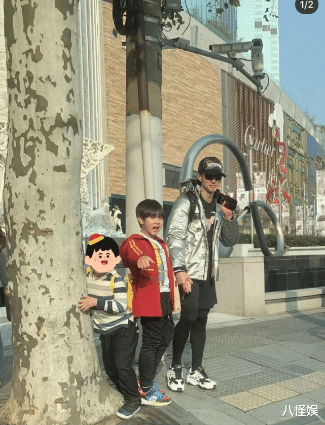 袁咏仪|吴尊带Max逛街被偶遇，本人被赞比照片帅100倍，头比儿子的还小