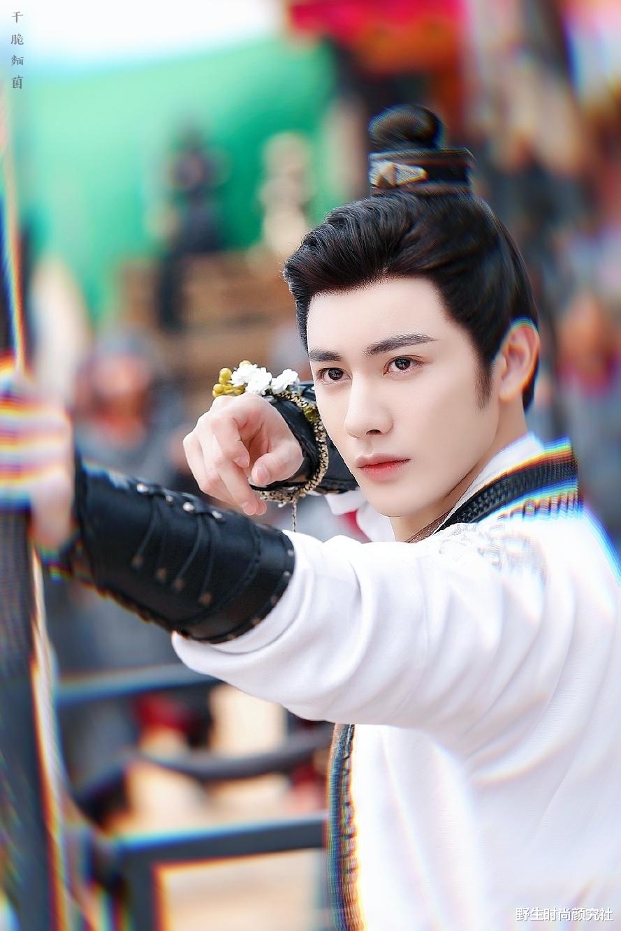 明星|建议男明星组团向他学学仪态吧