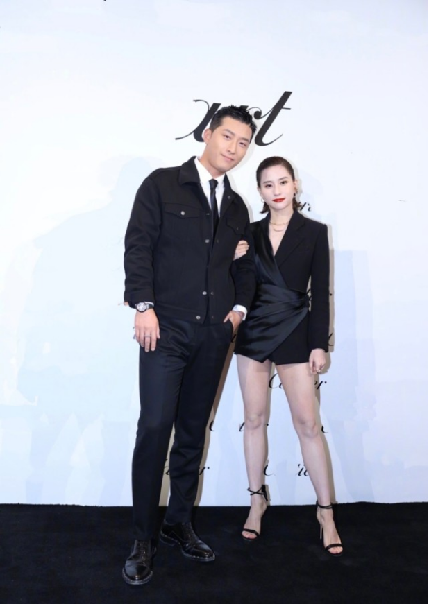 窦骁|窦骁携何超莲合体有夫妻相，男方裤子太紧疑发福，女方干练秀美腿