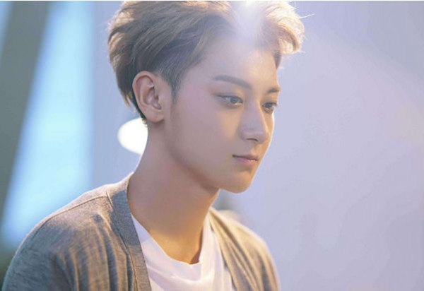 黄子韬|富人给穷人推销有点难，黄子韬带货被质疑太贵，当场发飙惹争议