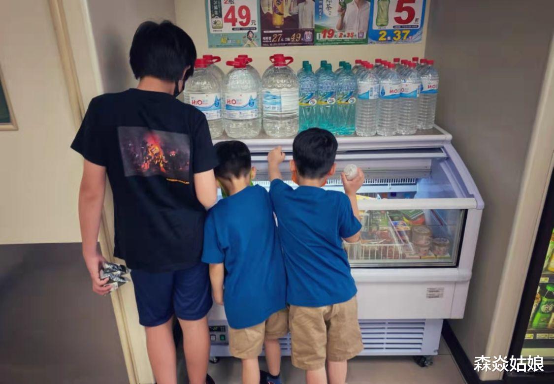 爸爸去哪儿|《爸爸去哪儿》星二代已长大，男孩越长越壮实，女孩越长越漂亮