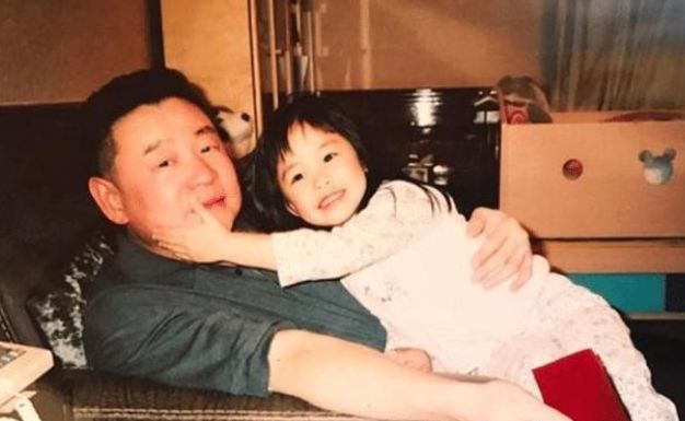 刘銮雄|富家女的凄凉生活，父亲坐拥千亿却不给她，母亲有20亿却全部捐出