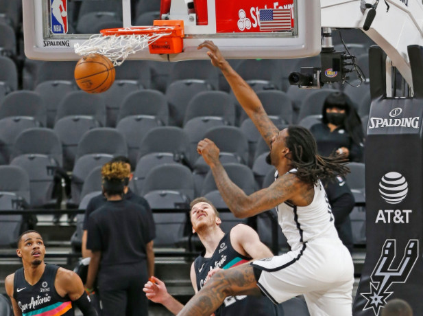 詹姆斯·哈登|30+14+15！哈登率籃網(wǎng)破20年輸球魔咒，瘋狂喂餅盤(pán)活全隊(duì)，KD安心養(yǎng)傷吧