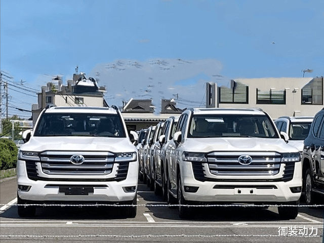 凌渡|实锤了，新款兰德酷路泽LC300到港了，在大连港