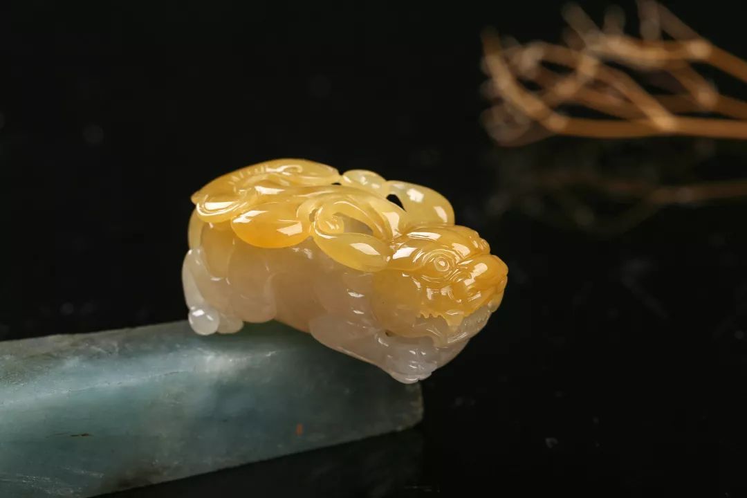 翡翠|招财小能手的翡翠貔貅也有雌雄之分，你知道怎么选吗？