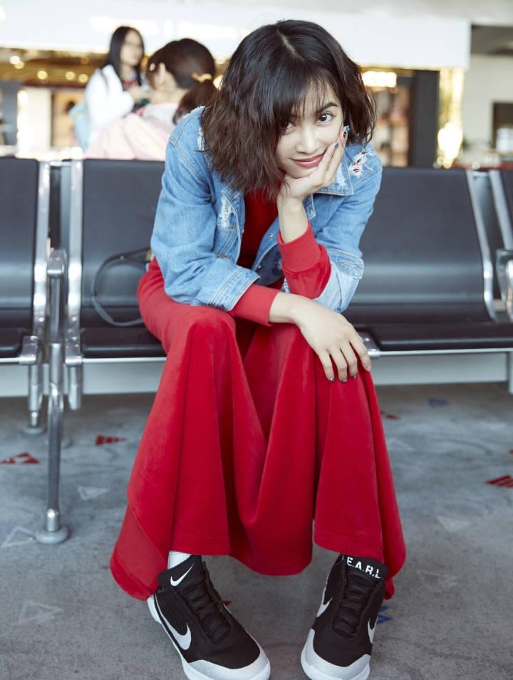 穿衣搭配|41岁蔡依林真有勇气，156身高穿拖地红裙，却意外时髦又高级