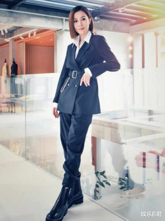 张艺兴|河南水灾，众多香港明星未捐款被吐槽，袁咏仪晒转账记录力证清白