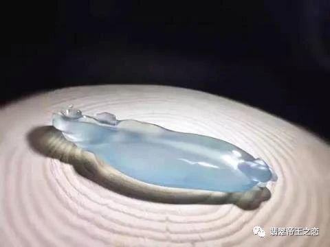 玉雕|翡翠雕刻：为什么现在模压玉器越来越多？
