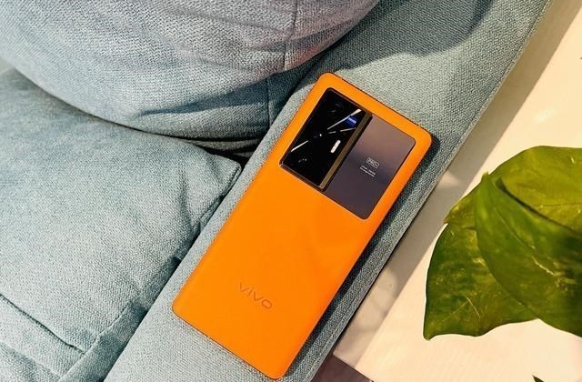 各抒己见 vivo X80 Pro选择天玑2000，16G+1TB仅5999，回归性价比