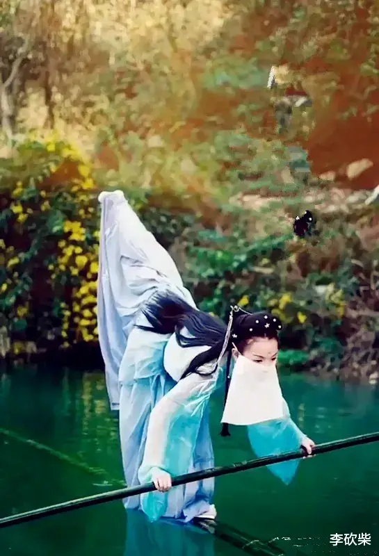 杨柳|踏一根竹子便可在水中跳舞的绝技，这25岁贵州女孩，惊艳了世界