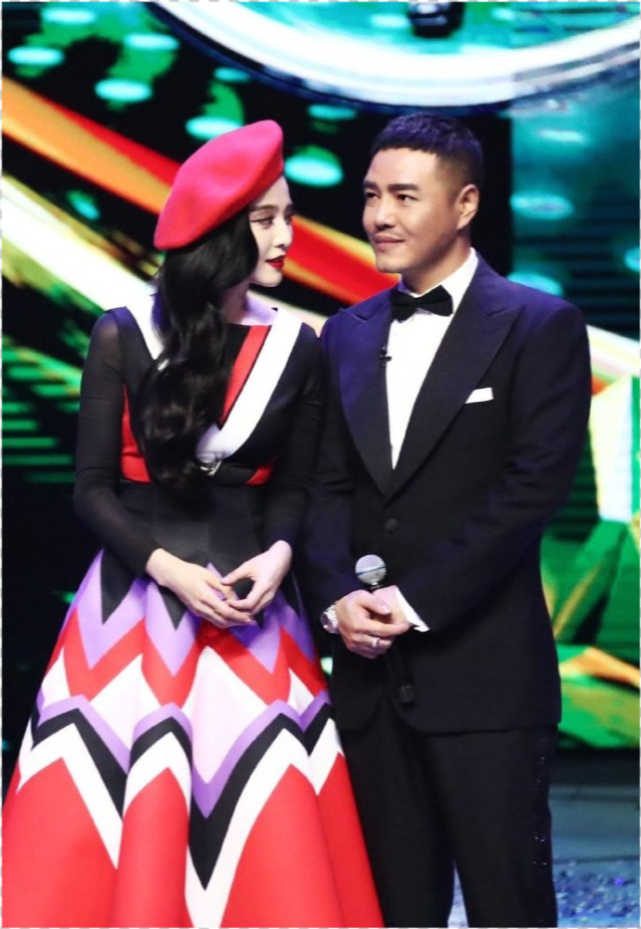 金正贤|范冰冰为好友庆生，绯闻男友也在现场，对方美颜过度范冰冰变网红脸