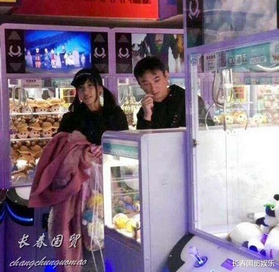 王思聪|王思聪新女友曝光，扎着双马尾清纯甜美，与前几任风格不同