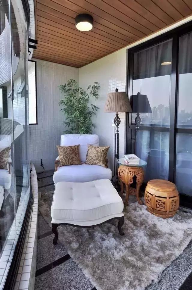 |我家阳台只晒衣服,凌乱不堪,后悔没能这样装!