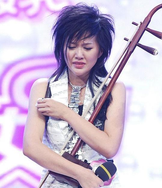 谭维维|她因穷沦落到酒吧驻唱，现身价过亿却保持低调，网友：人品没得说