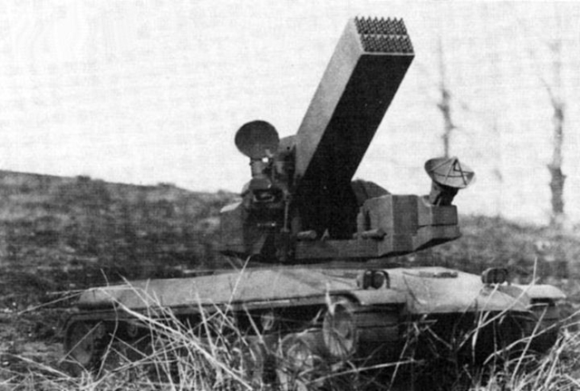 火箭弹|AMX 30标枪防空火箭炮系统，96发火箭弹对空乱射