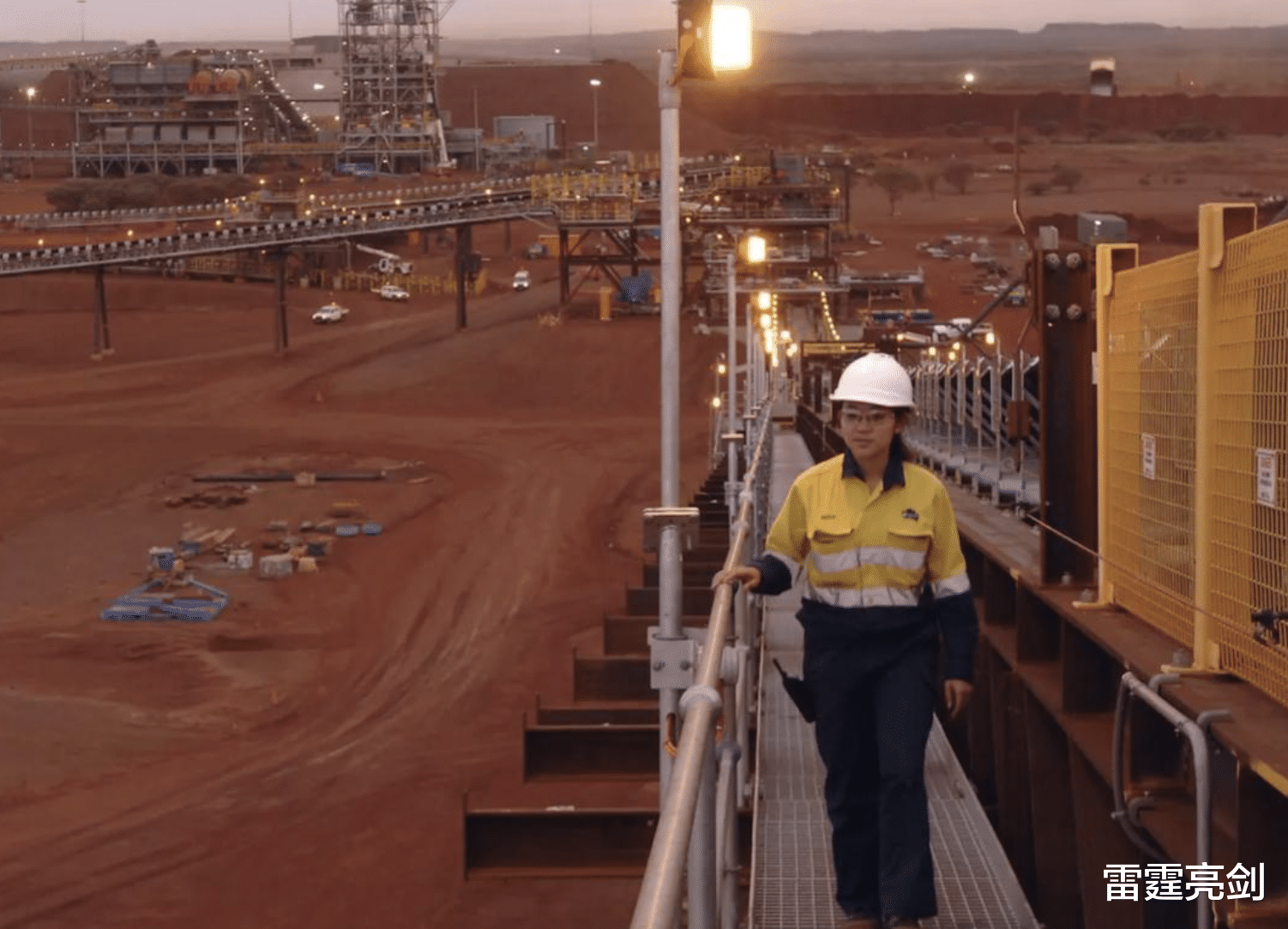 澳大利亚 拿下世界级铁矿！中国的强大令对手敬畏，网友：看以后谁敢不合作