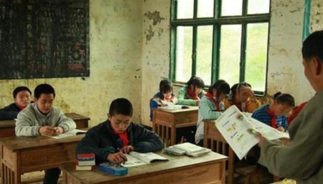 鱿鱼游戏|“教资”大热，考证是出于理想还是现实？非师范生：不得已而为之