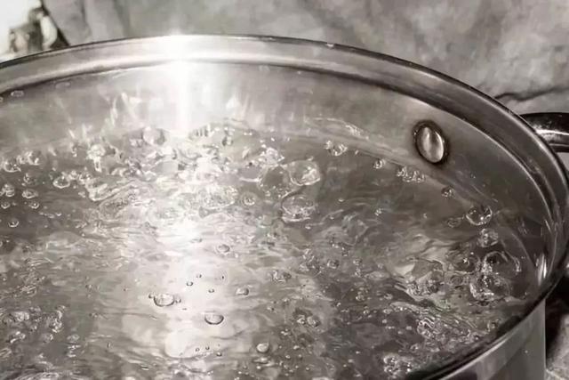 肠胃|开水和凉水,到底能不能掺在一起喝?为了健康,早做了解