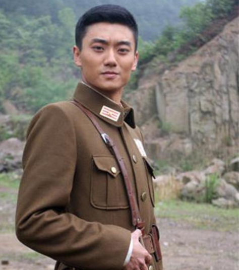 王一博|陈宝国隐藏多年的妻子，原来也是圈内的老戏骨，37岁的儿子很帅气