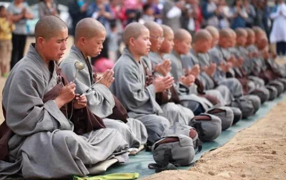 翡翠|严格戒律的尼姑庵：每天睡4小时，只吃1顿饭，一生不碰钱财