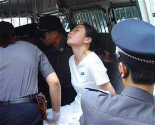  广州“第一美女毒贩”方晓红落网记