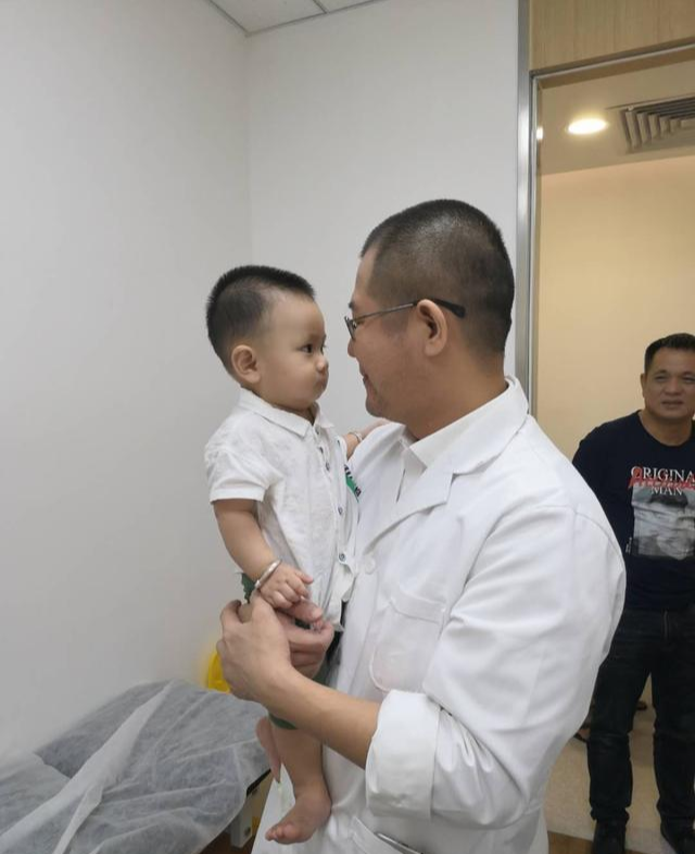 翟文利说育儿|一岁四个月的宝宝，喜欢踮脚走，正常吗？