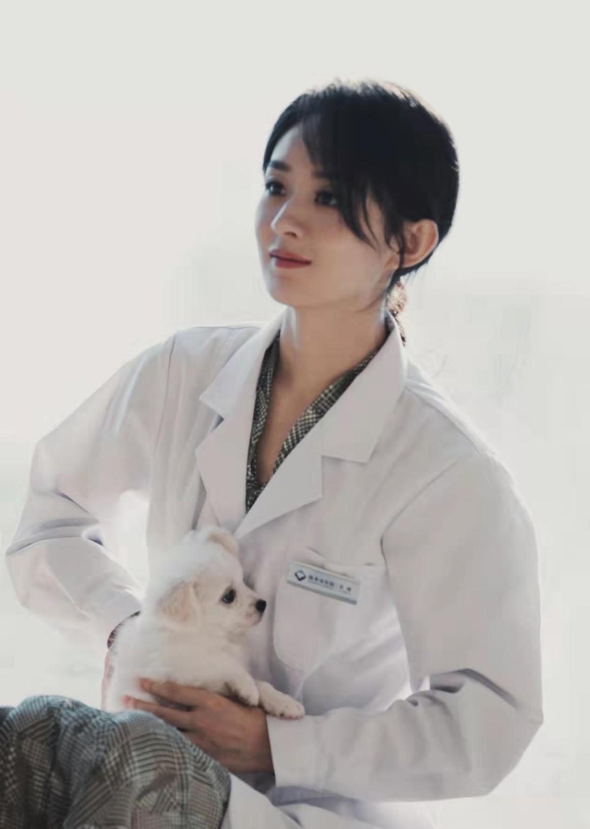 赵丽颖|赵丽颖新剧大获好评！突破形象演病娇医生，穿白大褂气场全开超美