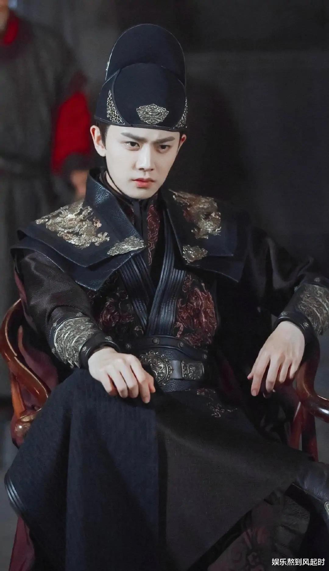 任嘉伦|任嘉伦铁了心辞演?新戏女主对其咖位不满,男方赔违约金也要跑路