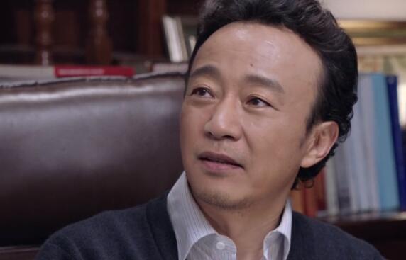 徐丰溪|从风光无限到彻底凉凉，赵立新是如何将一手好牌打烂的？