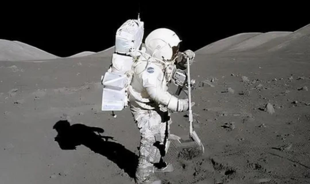 情微说 NASA要找回月球上的96袋纸尿裤？半世纪后，成“野生实验室”