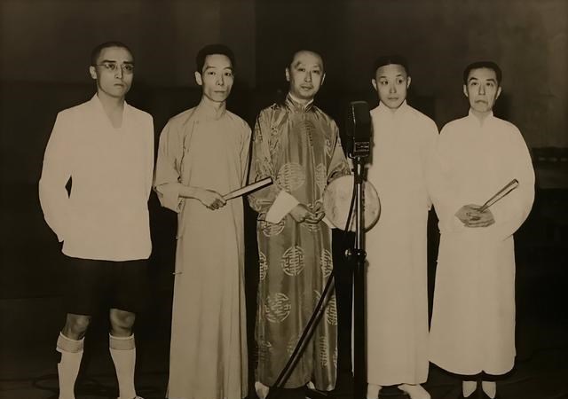 京剧|过去京剧多辉煌言慧珠才二级演员，如今京剧界遍地一级才是衰败