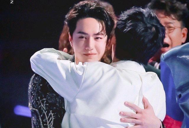 王一博|王一博开年热搜不断，不是胖了就是脱粉，人气不降反升！