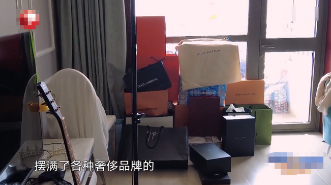 豪车 “空姐”靠身体骗钱，穿奢侈品开豪车手持多处房产