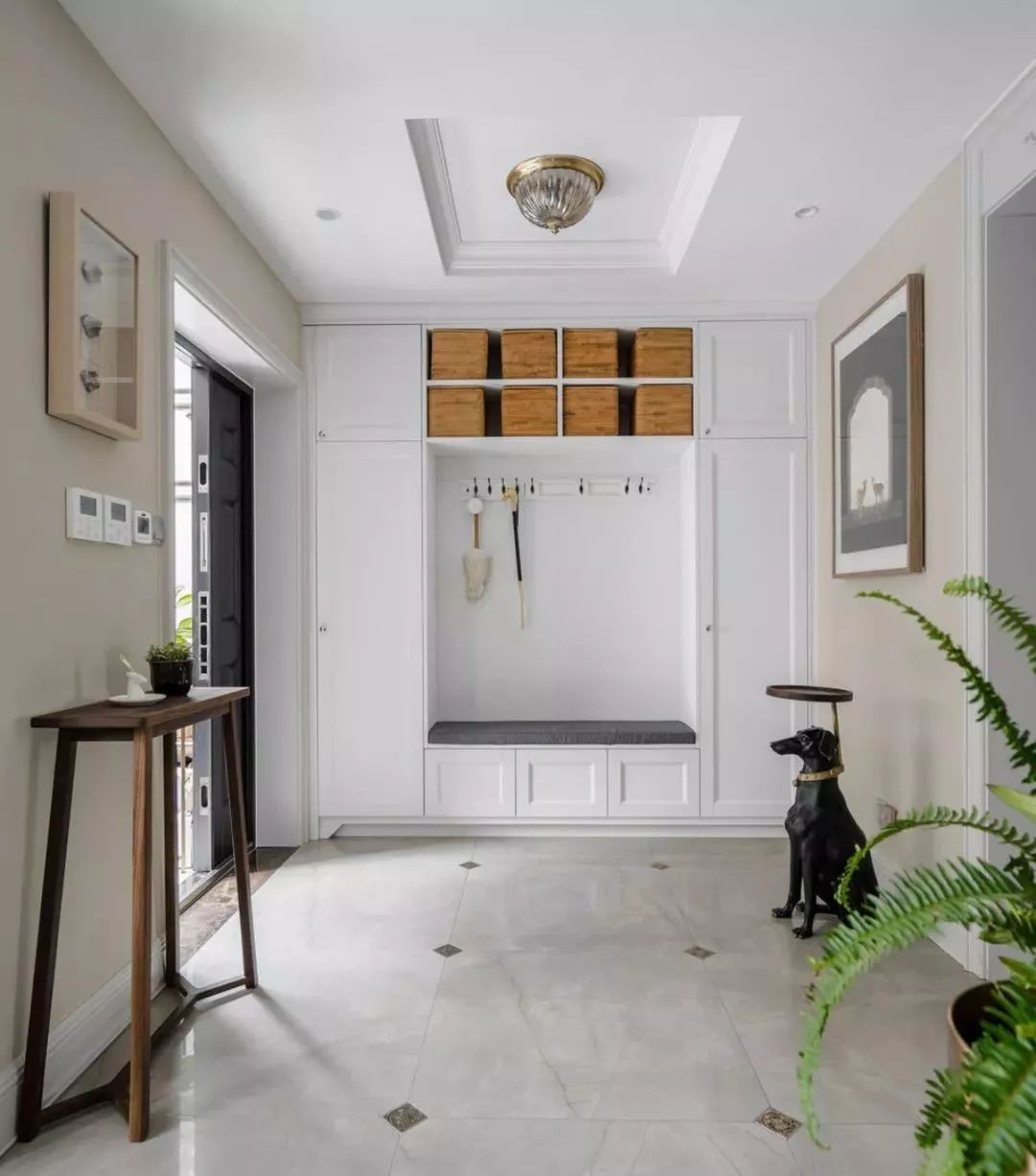 玄关也有隐藏功能!玄关只能放鞋子的设计,早就已经落伍了!