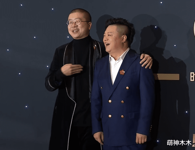 龚俊|众星出席时尚先生盛典：景甜金属裙身材好，龚俊全身火龙果色抢镜