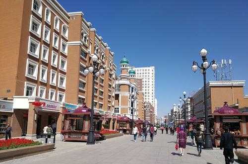 新疆奇案:貌美女酒醉酣睡餐馆包厢引色狼,无耻男浑水摸鱼起歹念